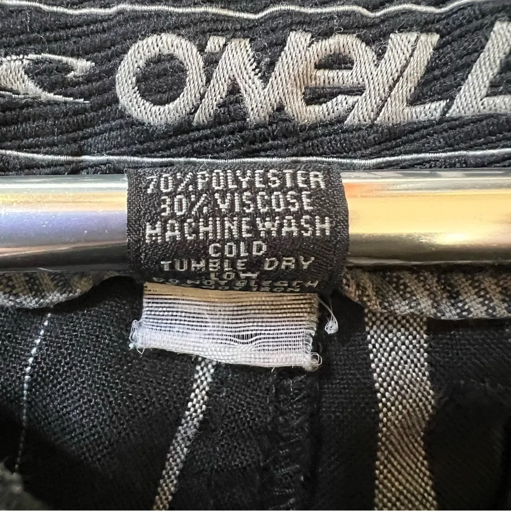 O’Neill Men’s Black & White Plaid Bermuda Length Shorts Size 30 EUC